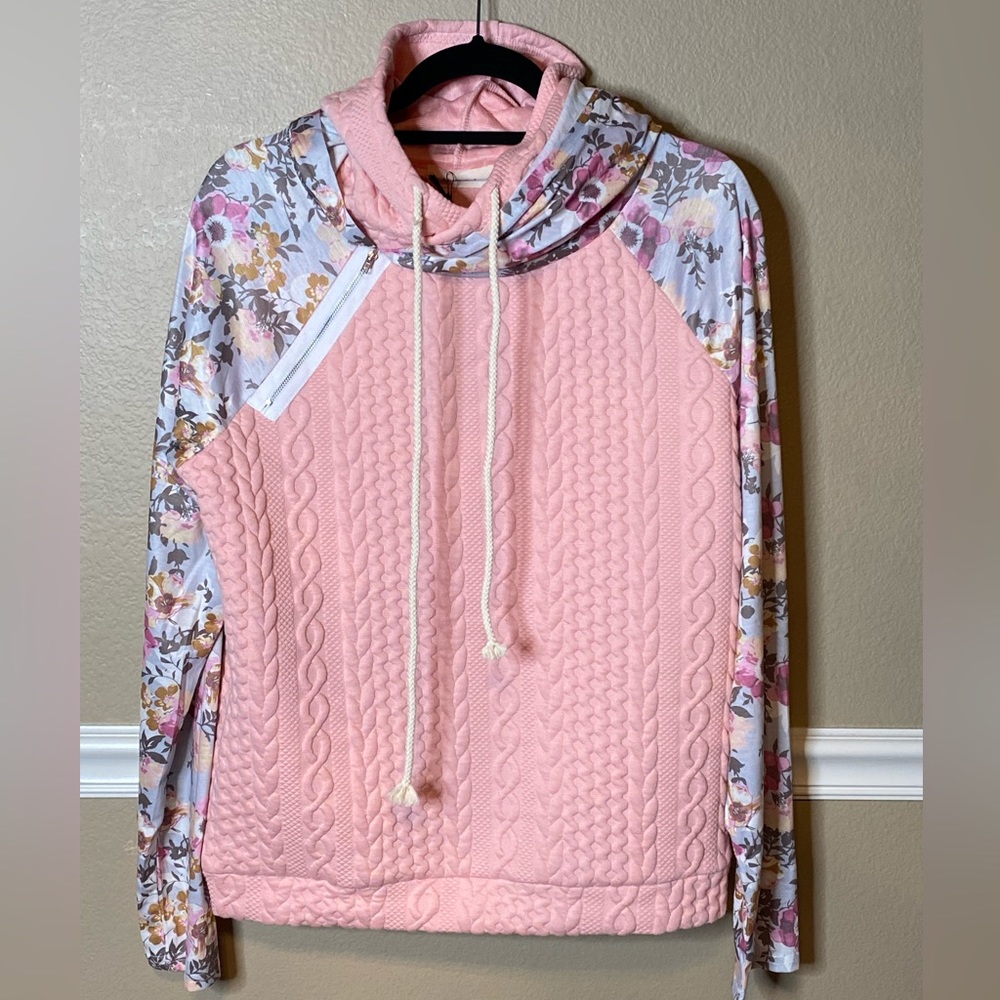 Amoli Pullover